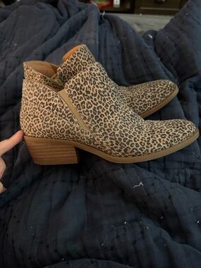 Lucky Brand Leopard Print Ankle Booties in Tan and Black Cheetah Print